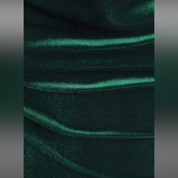 Lulu’s Velvet Midi Dress in Dark Green - Picture 7 of 10
